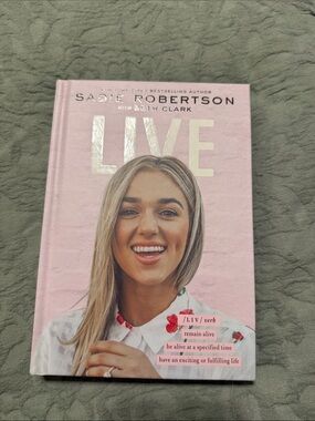 Sadie Robertson book